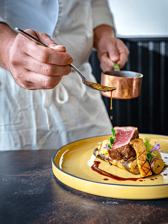 pavé de viande en sauce gastronomique